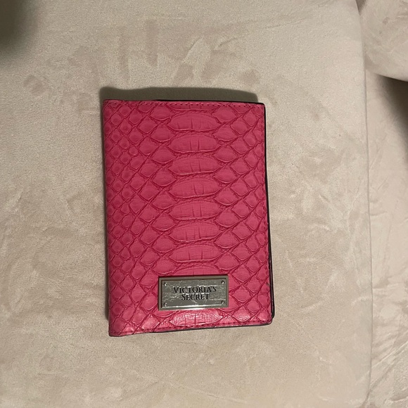 Victoria's Secret Pink Passport Holder/Wallet - Picture 4 of 6